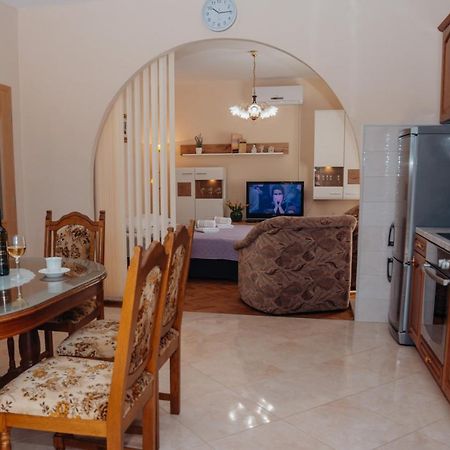 Apartman Neli Vir Exteriér fotografie