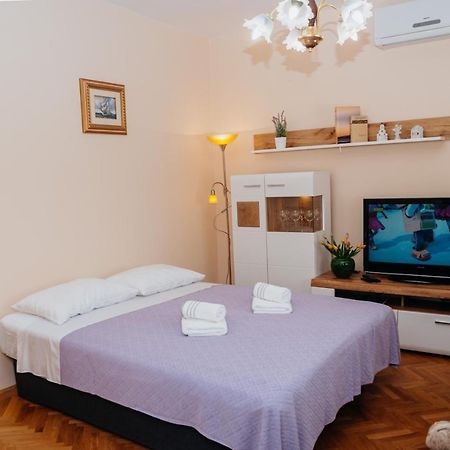 Apartman Neli Vir Exteriér fotografie