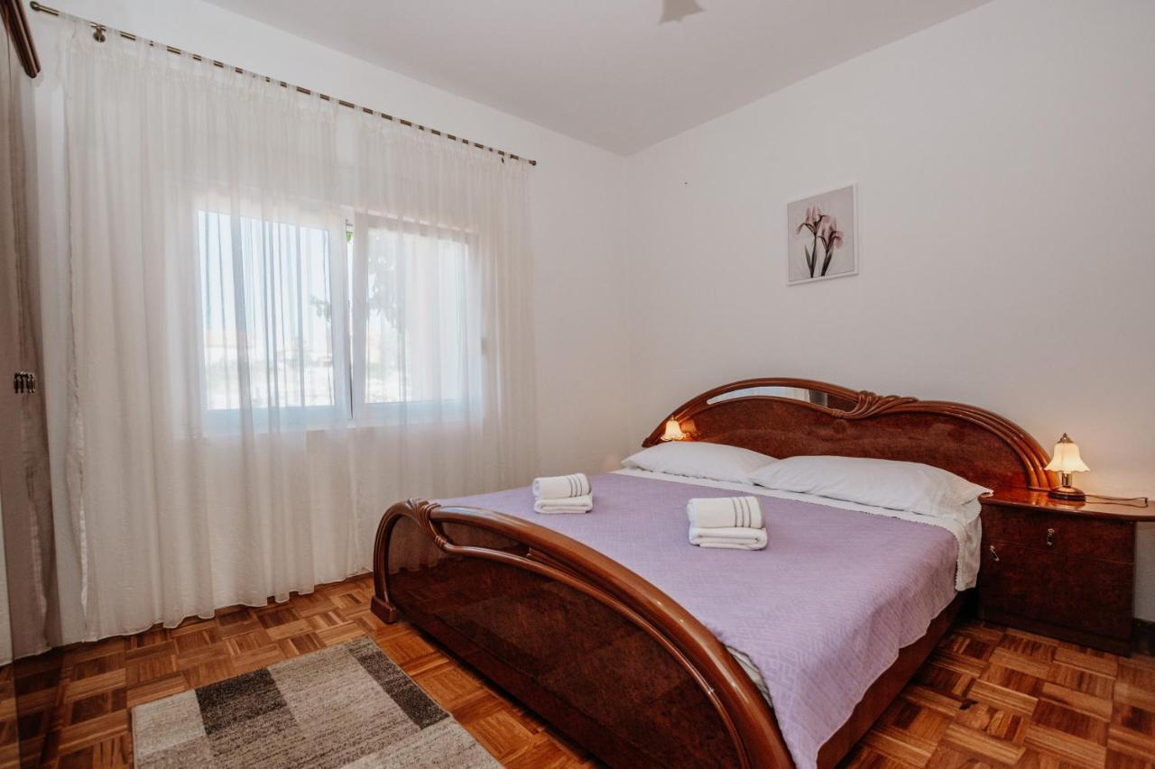 Apartman Neli Vir Exteriér fotografie