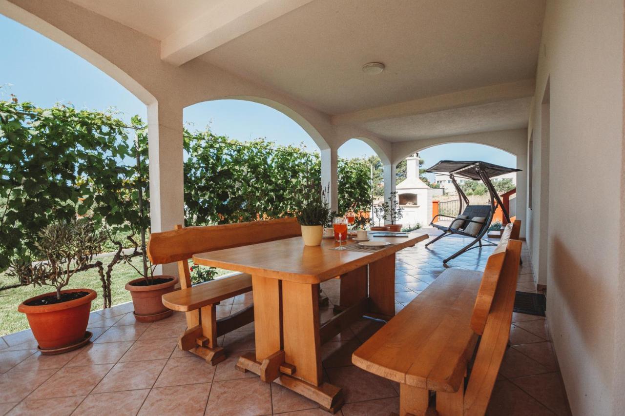 Apartman Neli Vir Exteriér fotografie
