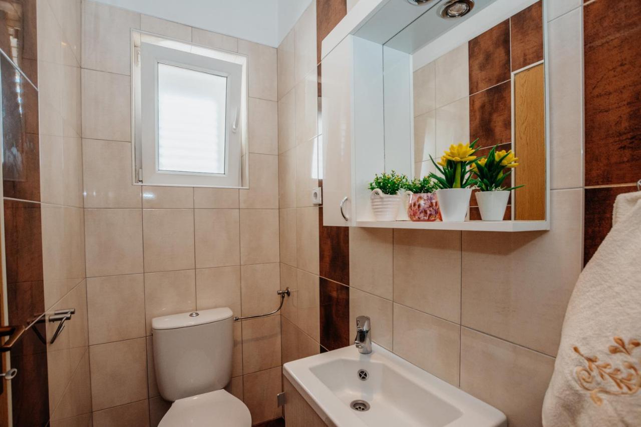 Apartman Neli Vir Exteriér fotografie