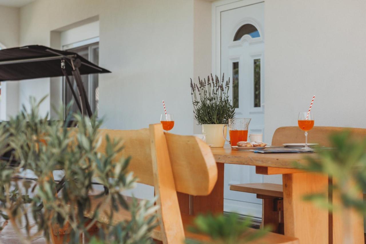 Apartman Neli Vir Exteriér fotografie