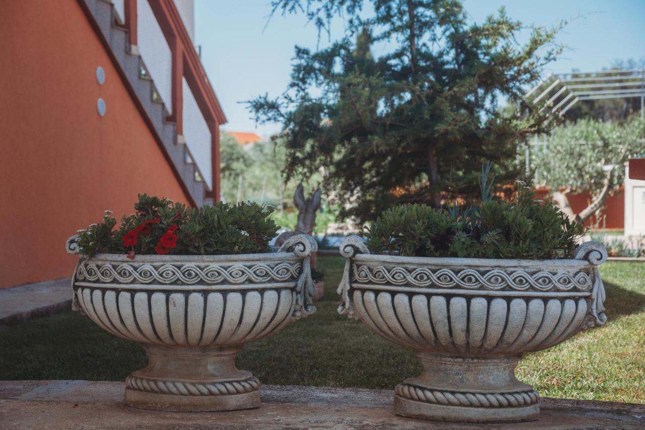 Apartman Neli Vir Exteriér fotografie